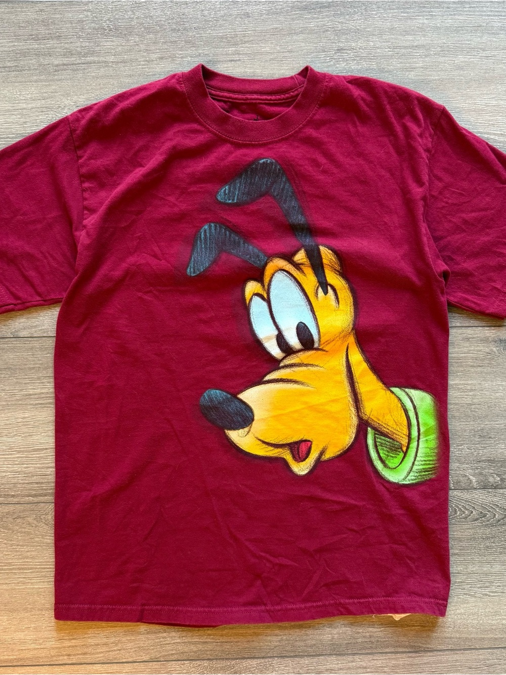 Disneyland Walt Disney World Pluto T-Shirt Maroon Adult Size Medium